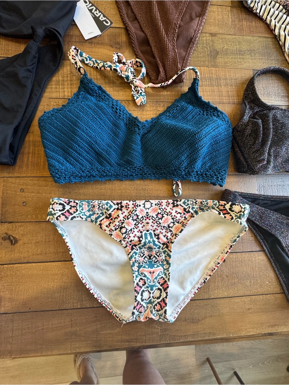 Bikini bundle - Picture 3 of 10